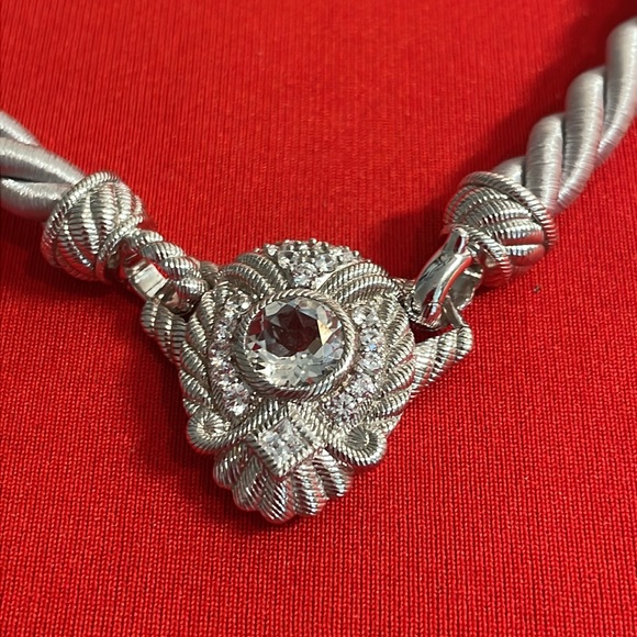 STUNNING JUDITH RIPKA STERLING SILVER STATEMENT NECKLACE (18”) - Picture 3 of 9